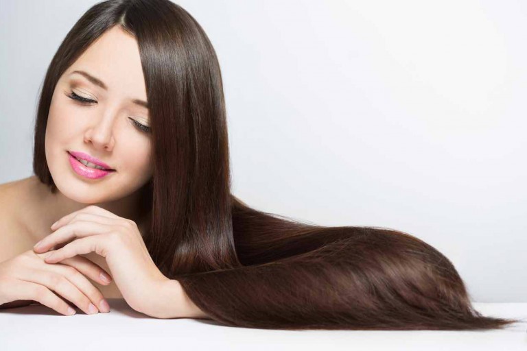 Réaliser un lissage japonais professionnel chez le coiffure